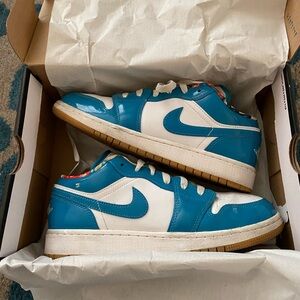 Air Jordan 1 Low Barcelonas SE (GS) Cyber Teal 6 Youth
Worn twice